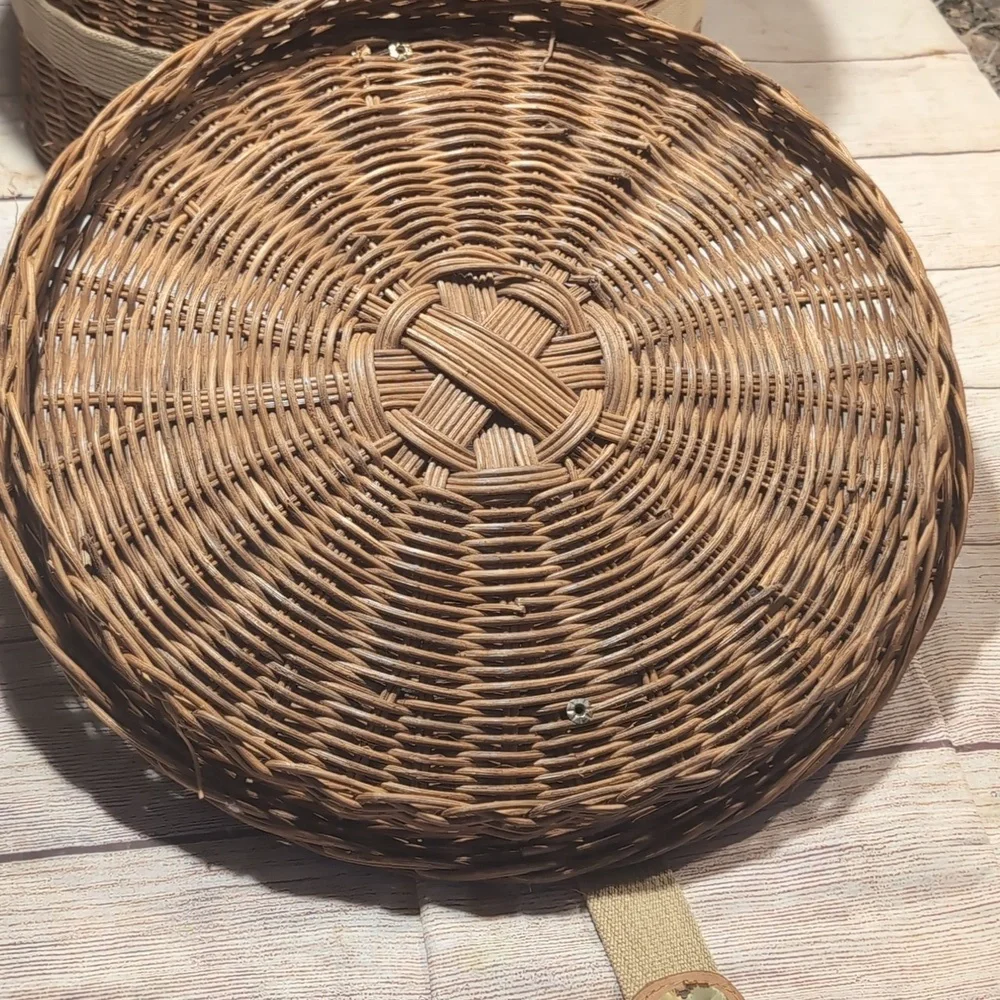 Vintage Round Woven Wicker Basket  Attached Lid Turn Key Closure